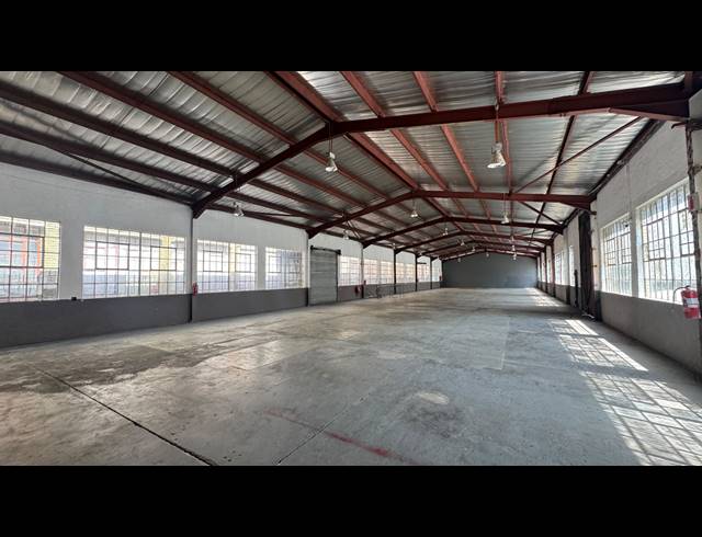 3,720M² WAREHOUSE TO LET IN WYNBERG